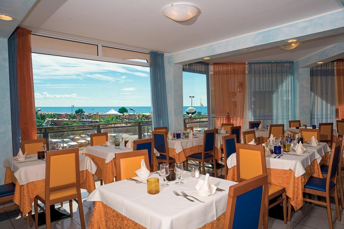 Hotel Bellevue Caorle Exterior photo
