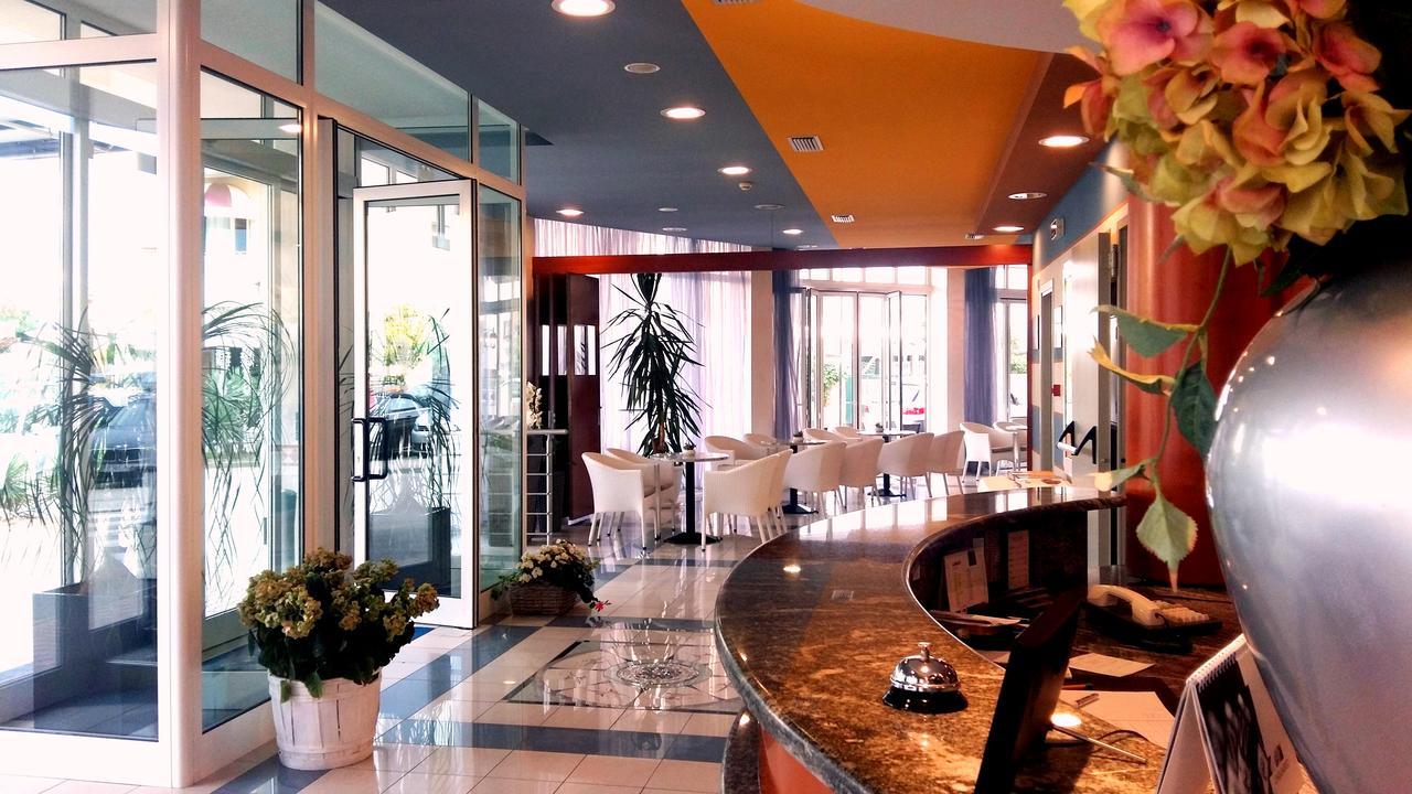 Hotel Bellevue Caorle Exterior photo
